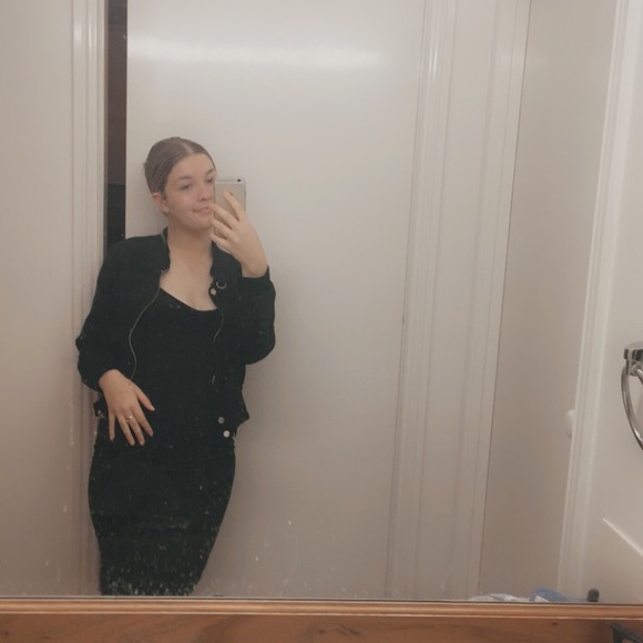 Meet your Posher, Laila - Picture 2 of 2